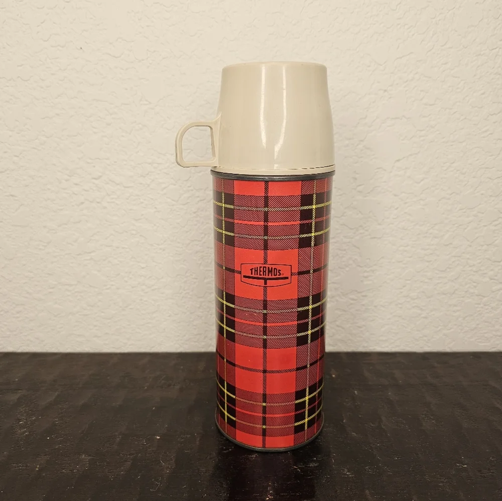 Vintage 1964 Vac Sealed KING-SEELEY THERMOS Red Plaid 2242 Metal 1 QT - Picture 1 of 8